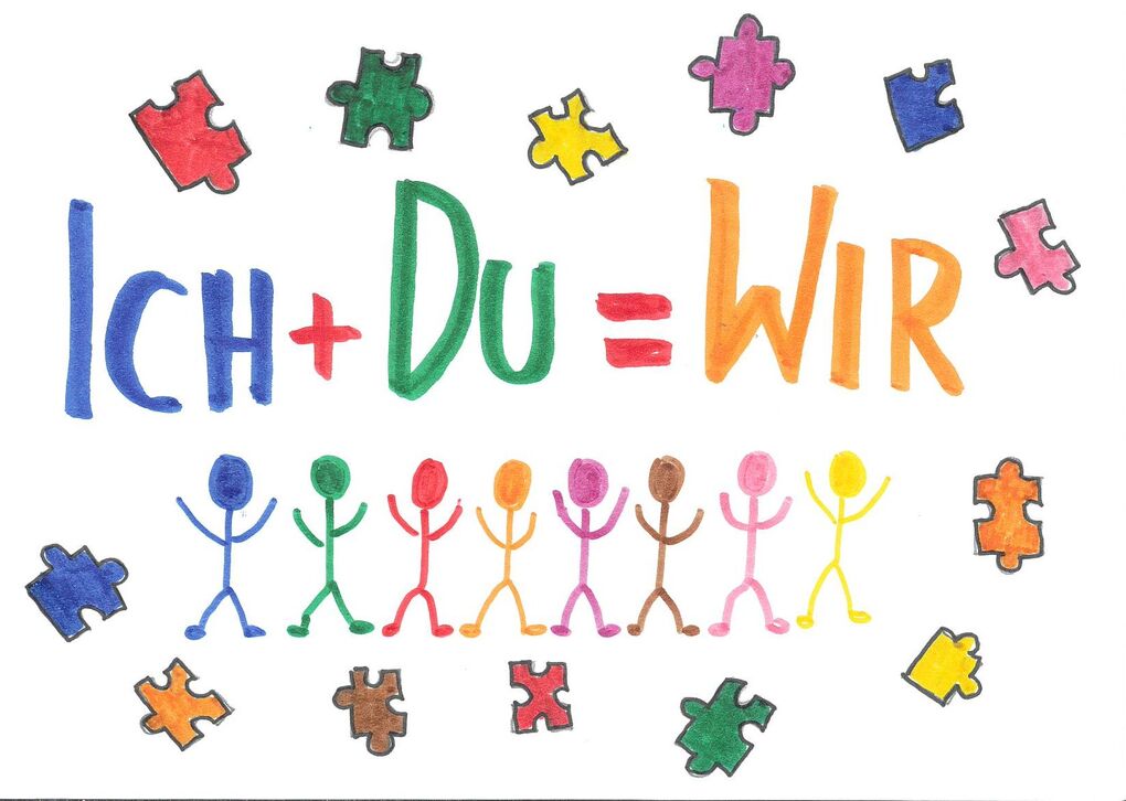 Das Bild zeigt den bunten Schriftzug „ICH   DU = WIR“ mit mehreren farbigen Strichfiguren und Puzzleteilen. Es steht für Gemeinschaft, Vielfalt und Zusammenhalt.